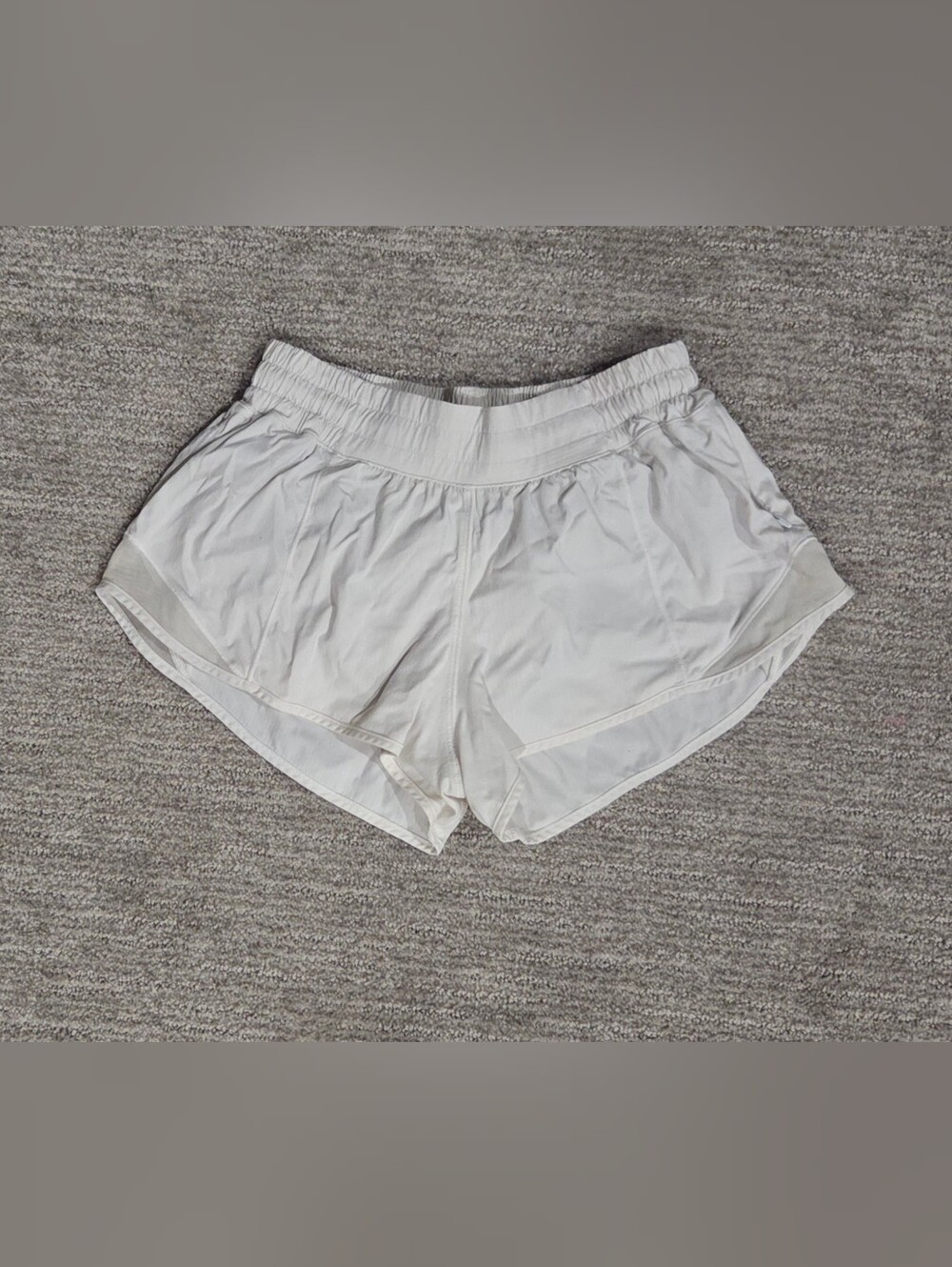 lululemon Hottie Hot Shorts Off White Performance Running Shorts Size 6